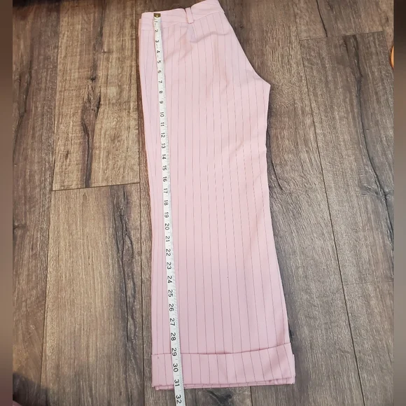 Pink pinstripe capris - Picture 6 of 8